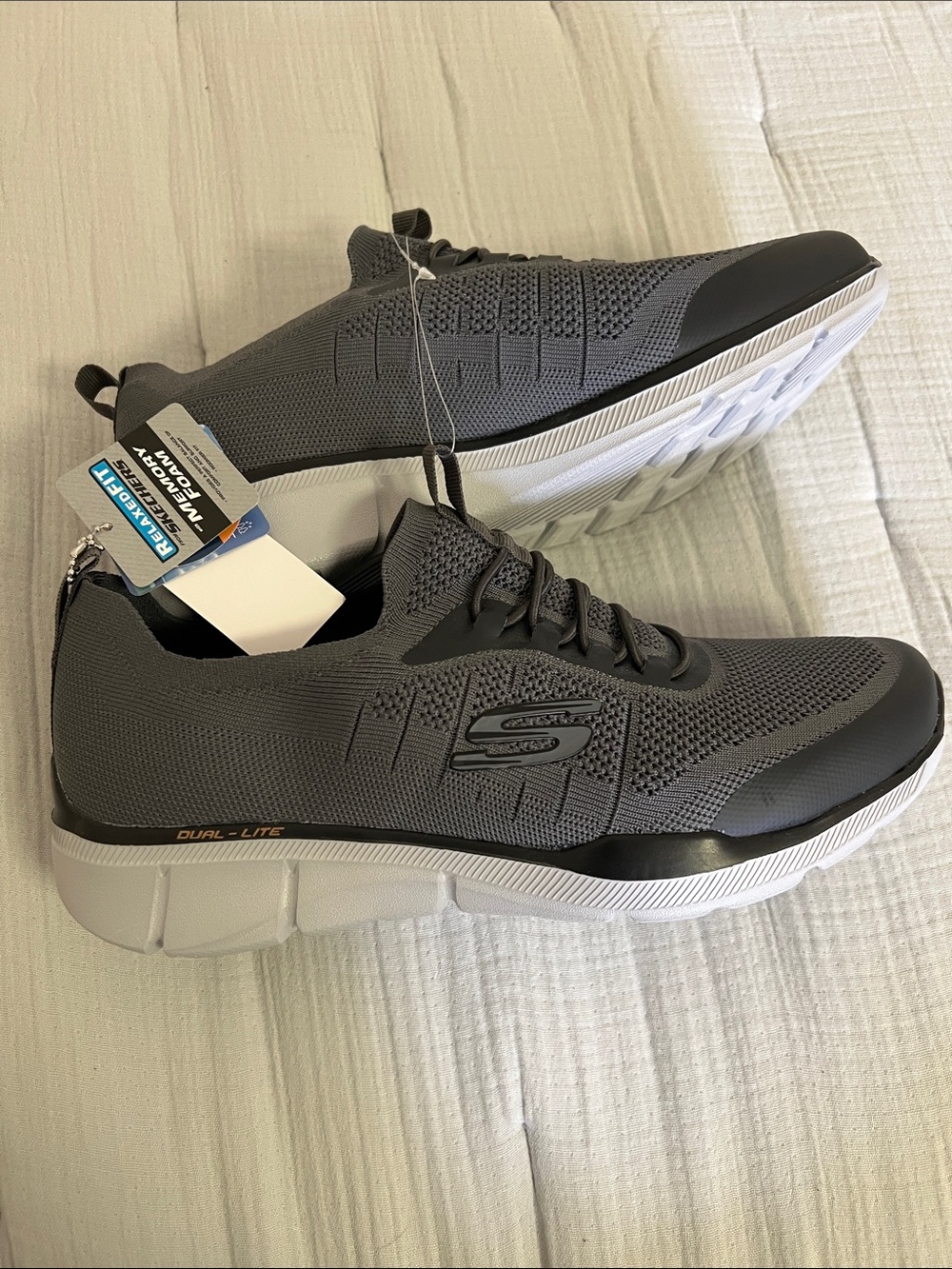 Sketchers relaxed fit memory foam sneakers men’s 12